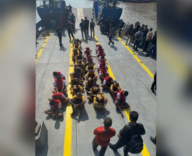 
					37 Warga Binaan Berisiko Tinggi Dipindahkan ke Lapas Super Maksimum Security Nusakambangan