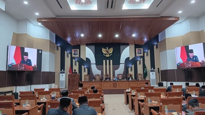 
					DPRD Pasuruan Bahas Rancangan Anggaran 2026: Keterlibatan UMKM dan Ketahanan Pangan Ditekankan