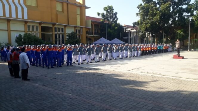 
					SMKN 1 Bangil Himbau Siswa Tetap Tenang dan Tolak Provokasi