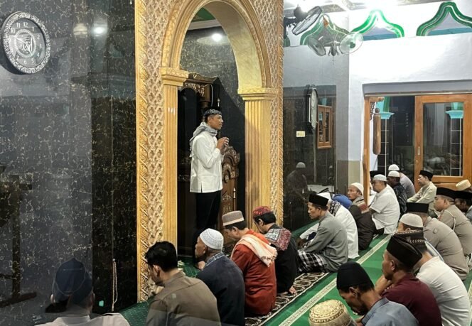 
					Safari Subuh di Masjid Baiturrahman, Kapolres Ajak Jamaah Jaga Keamanan dan Bentengi Anak Muda