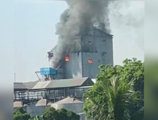 
					Pabrik PT Sorini Towa Berlian di Pasuruan Hangus Terbakar, Dua Buruh Dilarikan ke RS