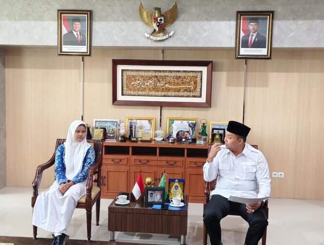
					Prestasi Cemerlang Siswi SMAN 1 Bangil, Bupati Rusdi Siapkan Beasiswa untuk Rhenate