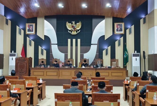 DPRD Pasuruan Gelar Paripurna Bahas RAPBD 2026, Fraksi Sampaikan Pandangan Umum