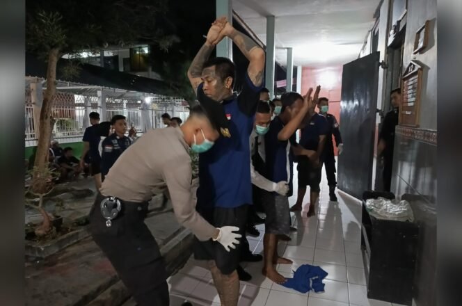 Operasi Gabungan di Lapas Pasuruan, Petugas Pastikan Lingkungan Pemasyarakatan Aman dan Kondusif