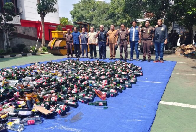 
					Kejari Pasuruan Tegaskan Komitmen Hukum Lewat Pemusnahan Barang Bukti 138 Perkara