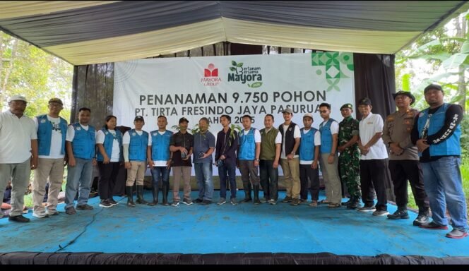 
					PT Tirta Fresindo Jaya Tanam 9.750 Pohon di Lereng Puspo