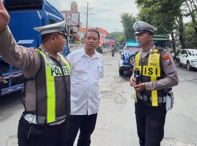 
					Jalan Rusak di Bangil Berisiko Kecelakaan, Satlantas Minta Segera Diperbaiki