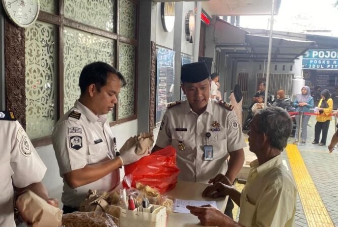 
					Hari Terakhir Kunjungan Lebaran, Karutan Bangil Pantau Langsung Layanan di Rutan