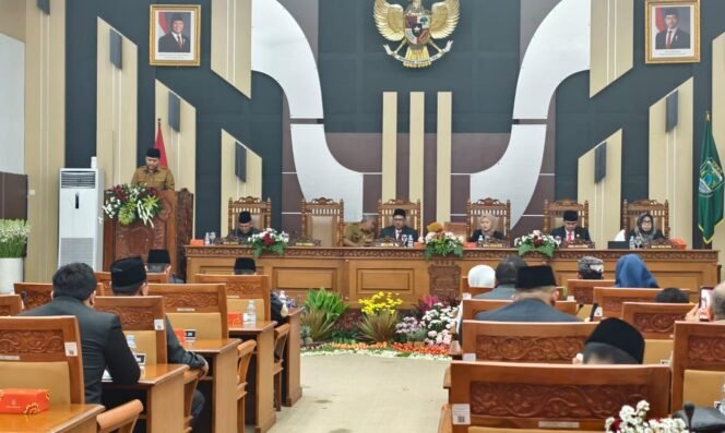 
					Paripurna DPRD Pasuruan, Bupati Rusdi Sutejo Paparkan LKPJ 2025 dan Capaian Makro Daerah