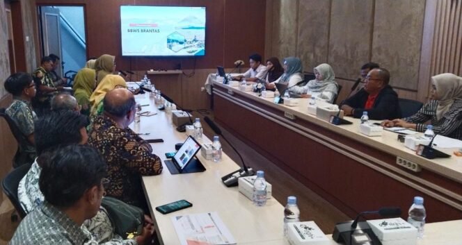 
					BBWS Brantas Siapkan Skema Penanganan Sungai Wrati, Warga Desak Aksi Nyata