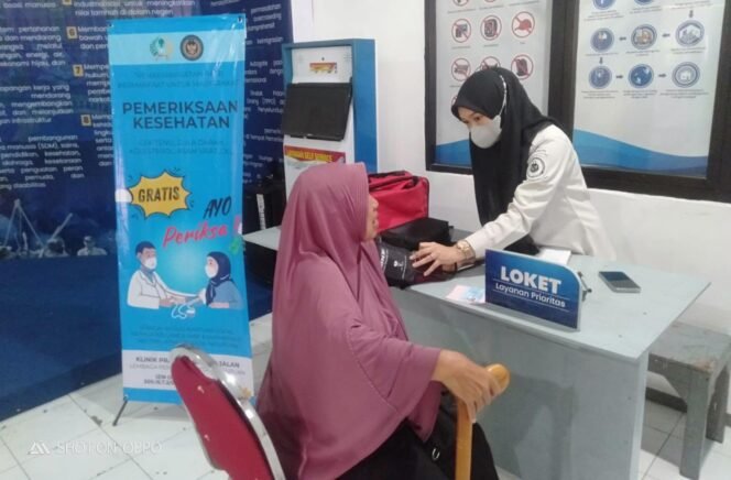 
					Lapas Pasuruan Gelar Pemeriksaan Kesehatan Gratis untuk Pengunjung