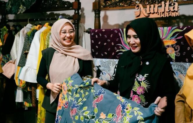 
					Ketua Dekranasda Pasuruan Dorong Perajin Batik Perluas Pasar Digital