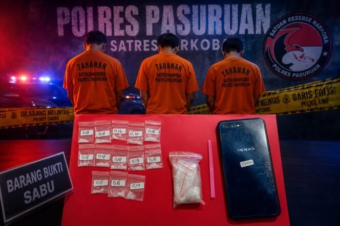 
					Tiga Pengedar Sabu Ditangkap, Polres Pasuruan Sita 51 Paket Siap Edar